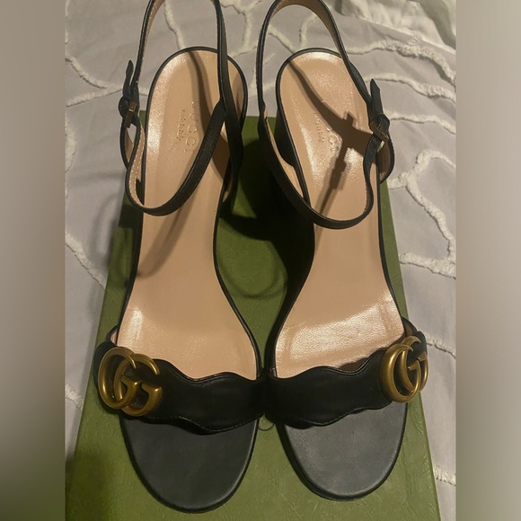 Like new Gucci heels - Picture 1 of 7